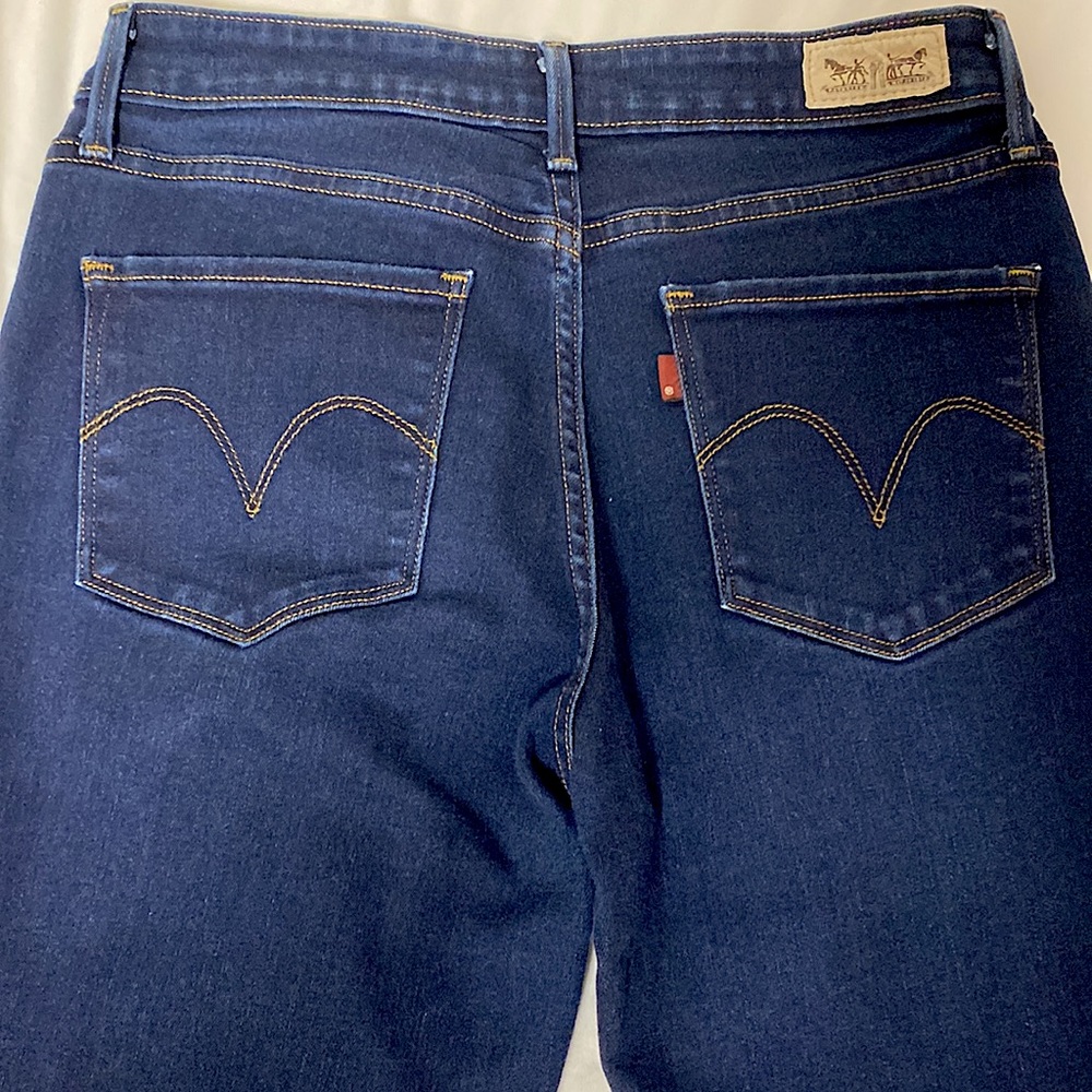 Levi’s Mid Rise Skinny Jeans - Picture 11 of 16